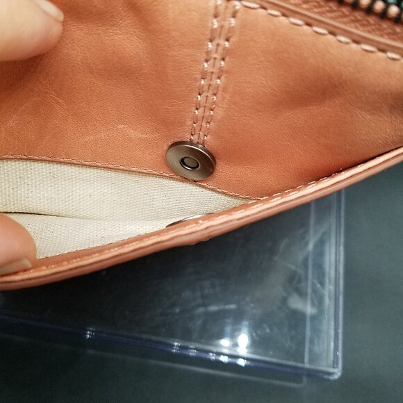 👜 Frye Melissa Crossbody Bag – Apricot – 100% Leather – NEW (Small Mark Noted) - Picture 15 of 16